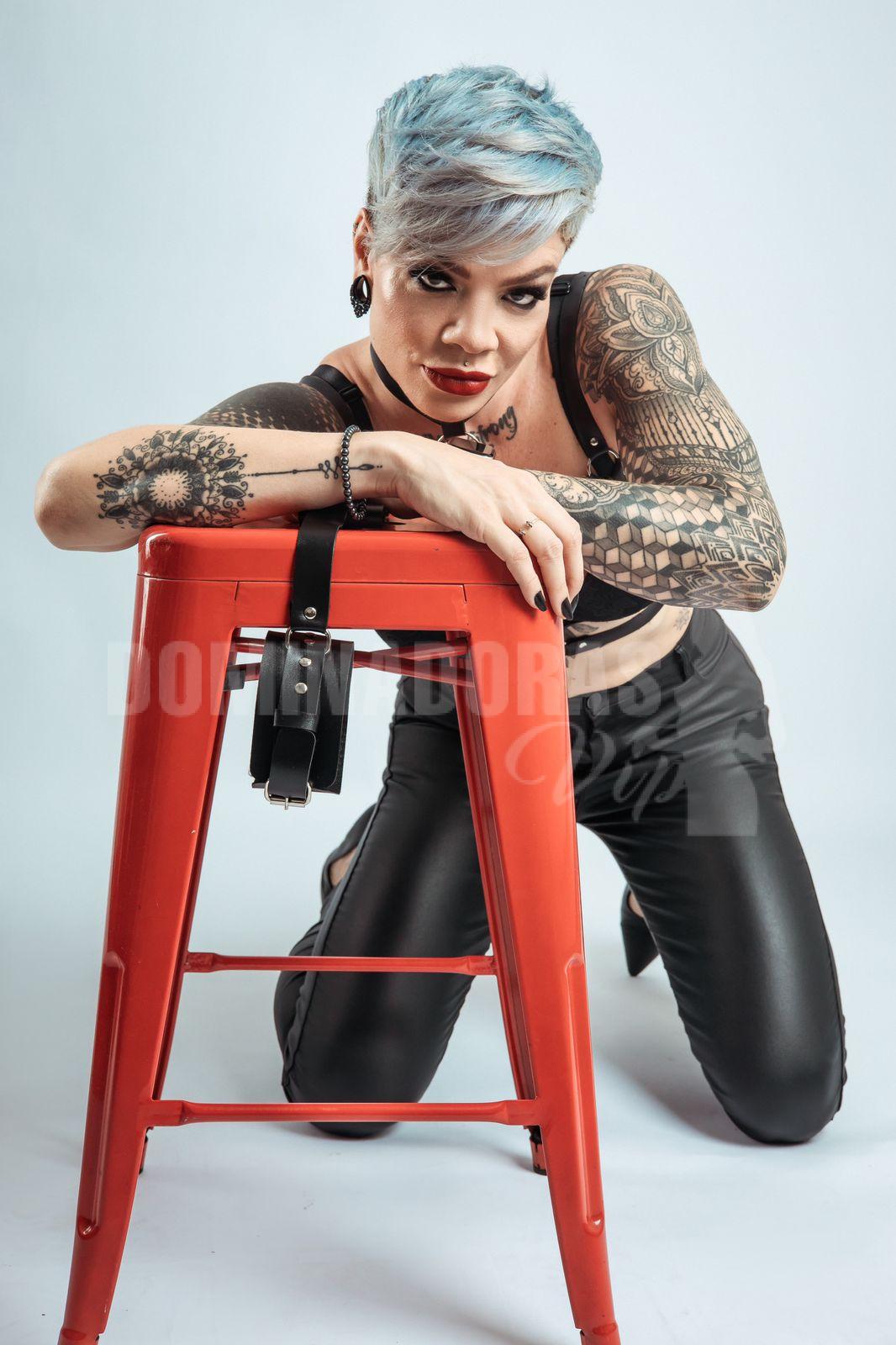 Ela Queen • Dominadora - São Paulo - SP | Dominadoras VIP • Domme • Dominadora Profissional